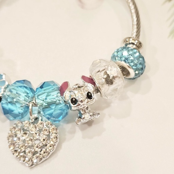 Lilo & Stitch Charm Bracelet - Picture 4 of 4